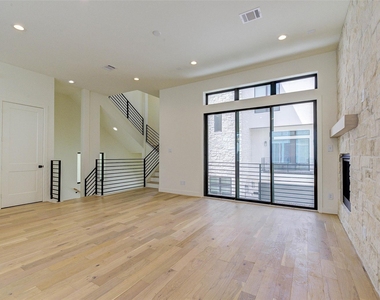 1803 Dunlavy Street - Photo Thumbnail 9