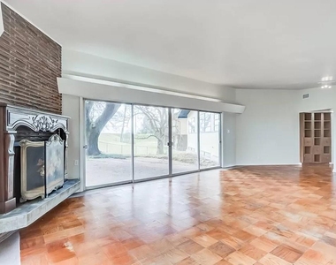 4600 Lakeshore Drive - Photo Thumbnail 14