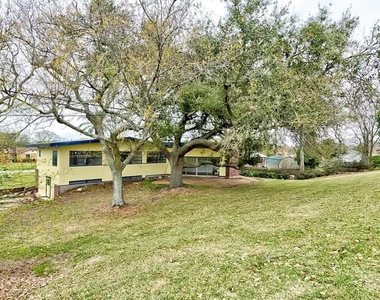 4600 Lakeshore Drive - Photo Thumbnail 34