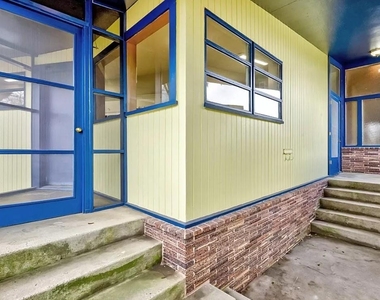 4600 Lakeshore Drive - Photo Thumbnail 9