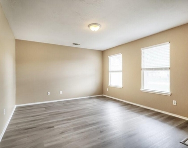 21211 Linden House Court - Photo Thumbnail 2