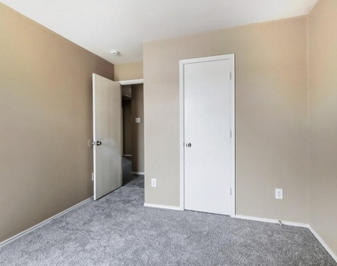 21211 Linden House Court - Photo Thumbnail 12