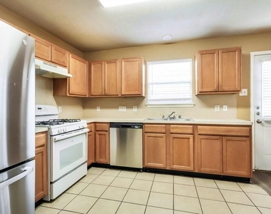 21211 Linden House Court - Photo Thumbnail 7