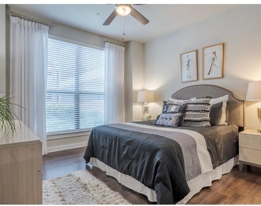 15255 Vintage Preserve Parkway - Photo Thumbnail 11
