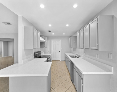 6214 Gladewell Drive - Photo Thumbnail 8
