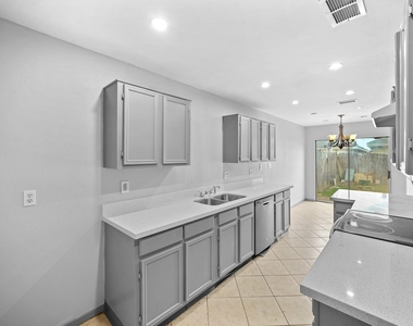 6214 Gladewell Drive - Photo Thumbnail 9