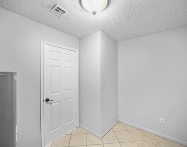 6214 Gladewell Drive - Photo Thumbnail 18