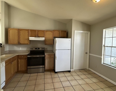 1100 Ipswich Street Nw - Photo Thumbnail 2