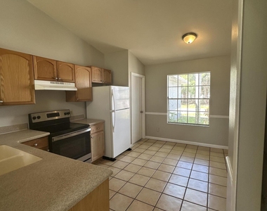 1100 Ipswich Street Nw - Photo Thumbnail 3