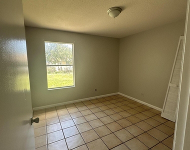 1100 Ipswich Street Nw - Photo Thumbnail 4