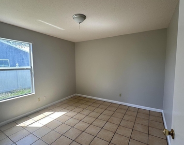 1100 Ipswich Street Nw - Photo Thumbnail 5