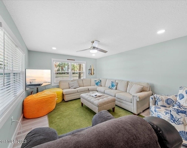 7801 Ridgewood Avenue - Photo Thumbnail 11