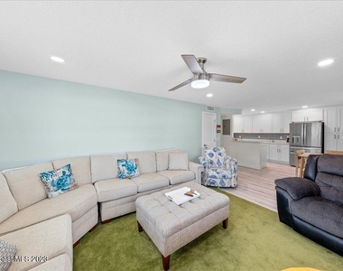 7801 Ridgewood Avenue - Photo Thumbnail 10