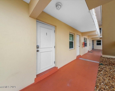 7801 Ridgewood Avenue - Photo Thumbnail 4