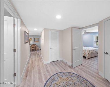 7801 Ridgewood Avenue - Photo Thumbnail 16