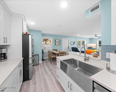 7801 Ridgewood Avenue - Photo Thumbnail 14