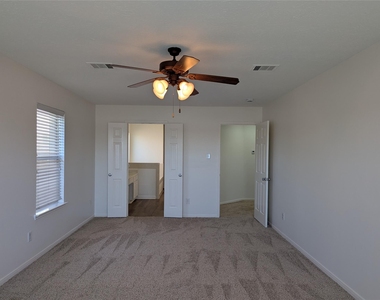 5618 Savannah Woods Lane - Photo Thumbnail 37