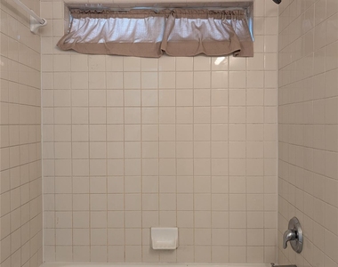 5618 Savannah Woods Lane - Photo Thumbnail 6