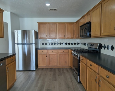 5618 Savannah Woods Lane - Photo Thumbnail 20