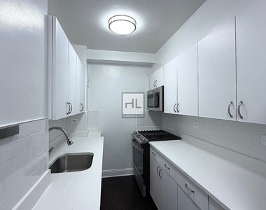 East 57th Street - Photo Thumbnail 1