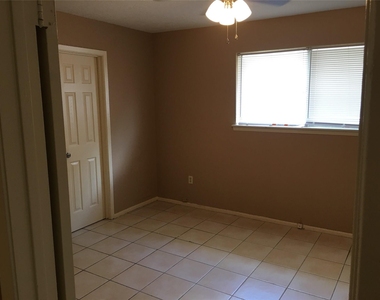 6219 Westbranch Drive - Photo Thumbnail 9