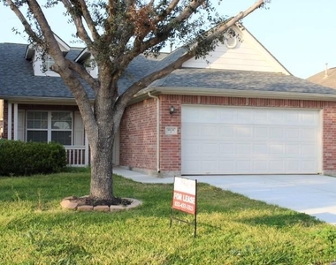 18114 Surrey Lake Lane - Photo Thumbnail 2