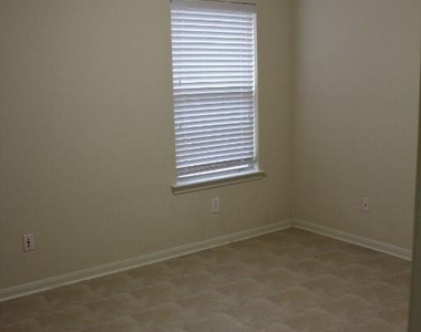 18114 Surrey Lake Lane - Photo Thumbnail 8