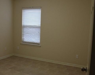 18114 Surrey Lake Lane - Photo Thumbnail 7
