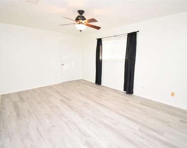 82 Harbor Lane - Photo Thumbnail 12