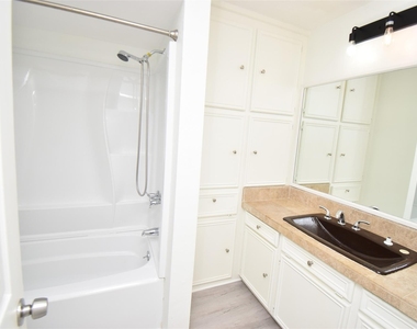 82 Harbor Lane - Photo Thumbnail 13