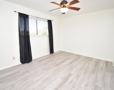 82 Harbor Lane - Photo Thumbnail 14