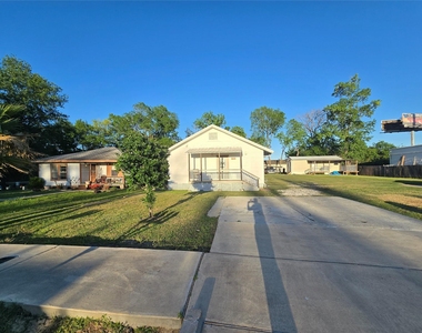 19736 Dunbar Avenue - Photo Thumbnail 1