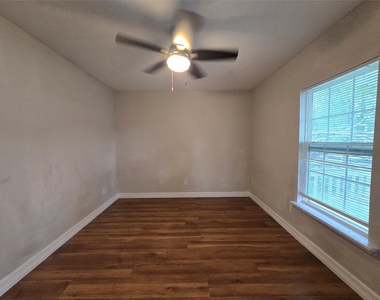 19736 Dunbar Avenue - Photo Thumbnail 11