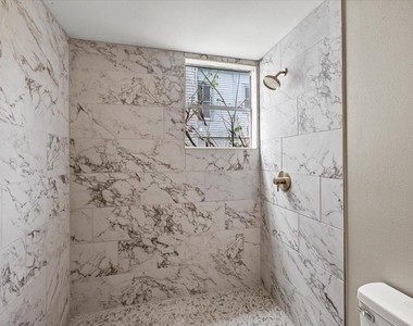 1724 Winnie Street - Photo Thumbnail 6