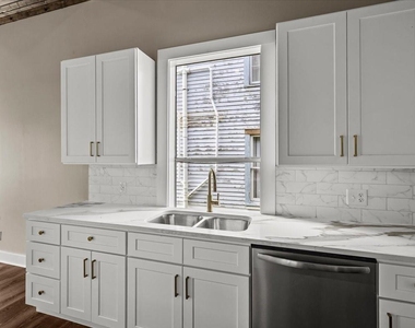 1724 Winnie Street - Photo Thumbnail 5