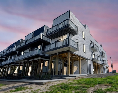 805 Avenue K - Photo Thumbnail 4