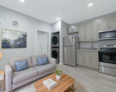 805 Avenue K - Photo Thumbnail 2