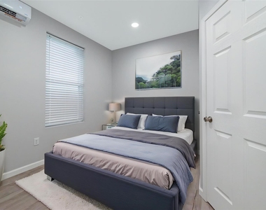 805 Avenue K - Photo Thumbnail 3