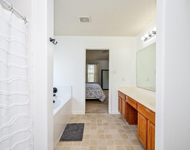 2534 Halstead Drive - Photo Thumbnail 28