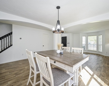 2534 Halstead Drive - Photo Thumbnail 11