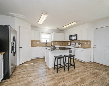 2534 Halstead Drive - Photo Thumbnail 12