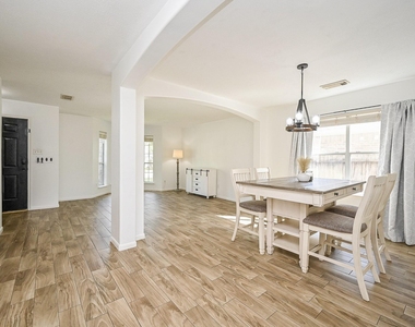 2534 Halstead Drive - Photo Thumbnail 6