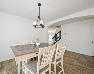 2534 Halstead Drive - Photo Thumbnail 10
