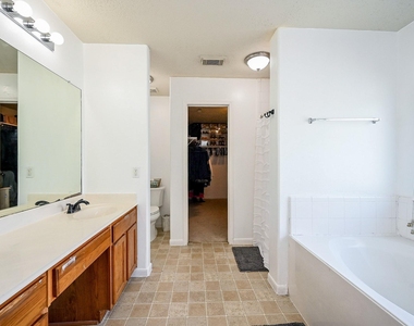 2534 Halstead Drive - Photo Thumbnail 26
