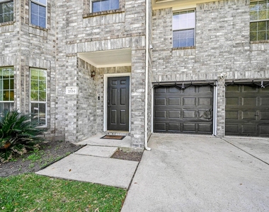2534 Halstead Drive - Photo Thumbnail 5