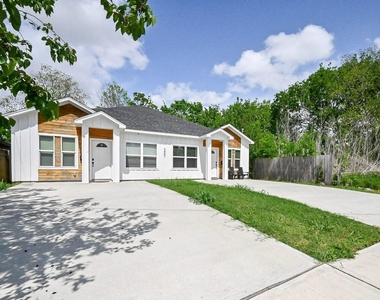 5007 Briscoe Street - Photo Thumbnail 1
