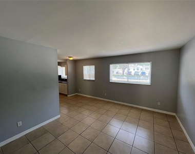 3206 W Azeele Street - Photo Thumbnail 4