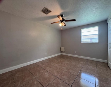 514 Winham Street - Photo Thumbnail 7