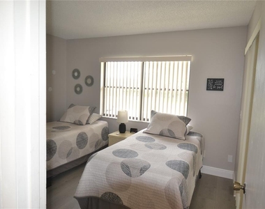 284 Woodlake Wynde - Photo Thumbnail 35