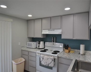 284 Woodlake Wynde - Photo Thumbnail 4